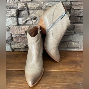 Frye Renia Booties -Ash- Leather $198